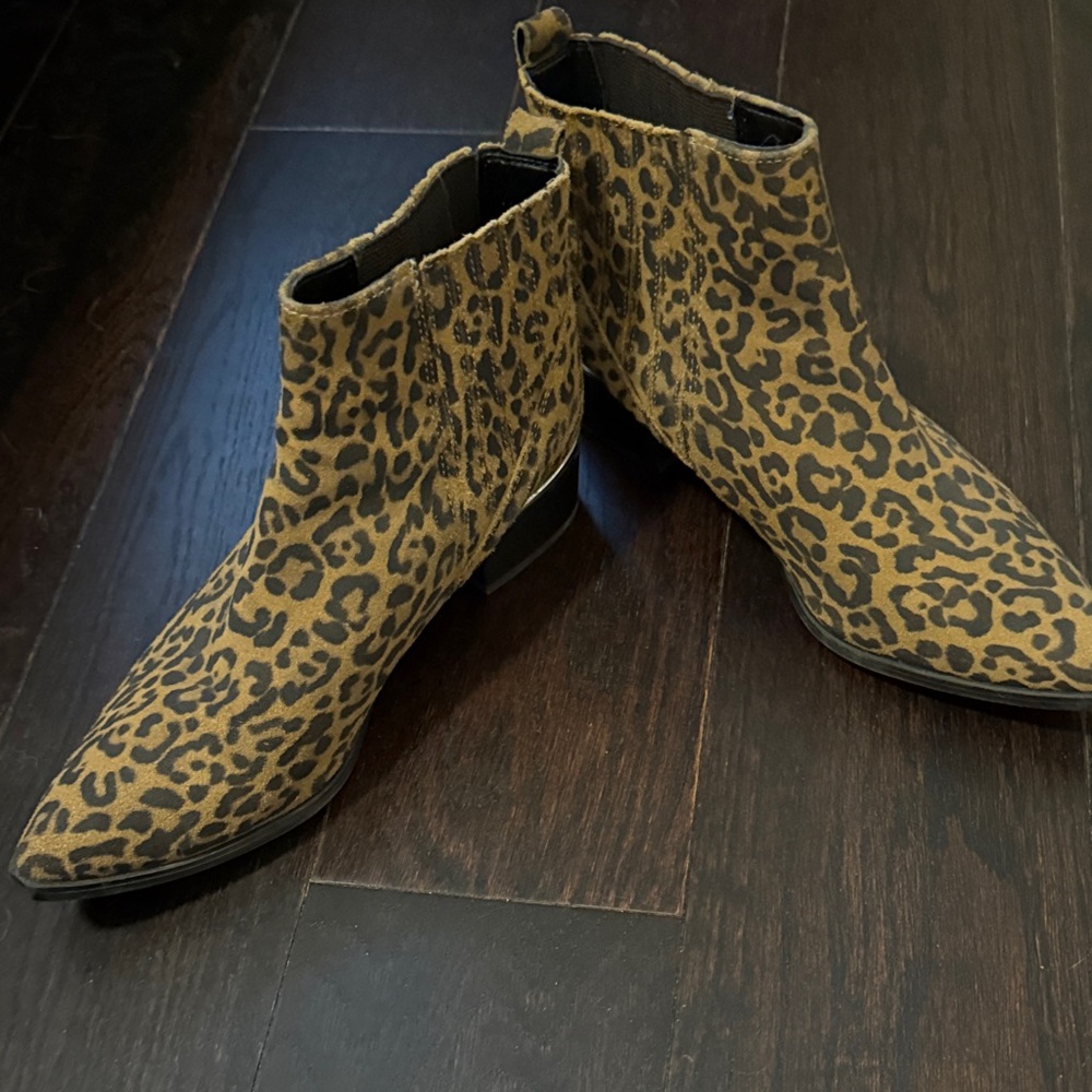 Marc Fisher Missir Suede Leopard Print Booties - Picture 4 of 5
